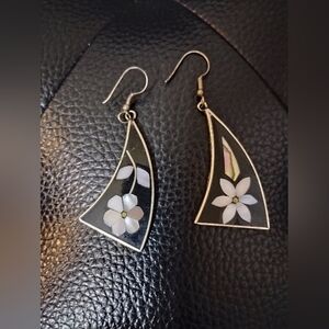 Elegant Black and White Floral Earrings Hangings ALPACA Silver Perky Shell Parts